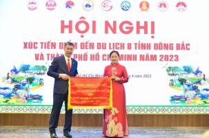 Vĩnh Phúc nhận cờ Trưởng nhóm liên kết hợp tác phát triển du lịch các tỉnh vùng Đông Bắc và TP Hồ Chí Minh giai đoạn 2023-2024