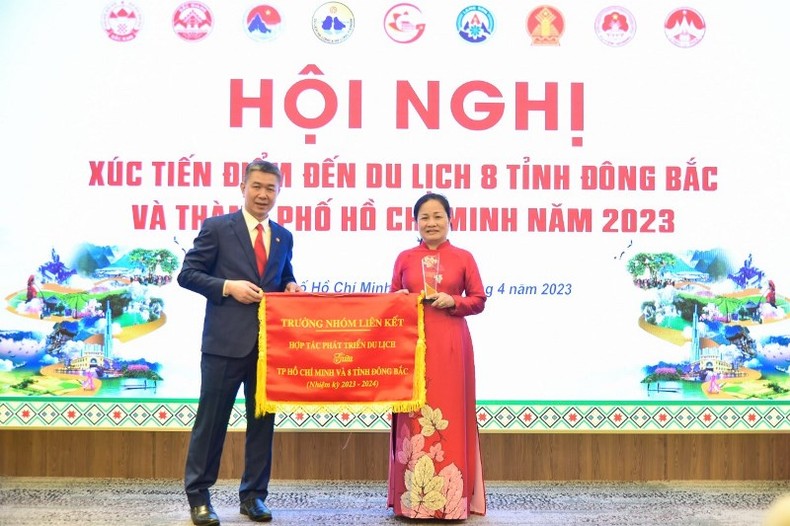 Vĩnh Phúc nhận cờ Trưởng nhóm liên kết hợp tác phát triển du lịch các tỉnh vùng Đông Bắc và TP Hồ Chí Minh giai đoạn 2023-2024